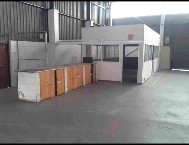 3,470M² FACTORY FOR SALE IN BEACONVALE